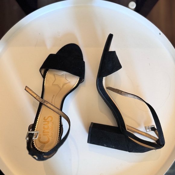 Heels only worn once - Picture 2 of 2